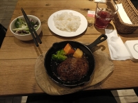 【SYNTH(シンス)西梅田ブリーゼタワーブログ】SYNTH×Business-Airport西梅田ブリーゼタワー付近の洋食店♪