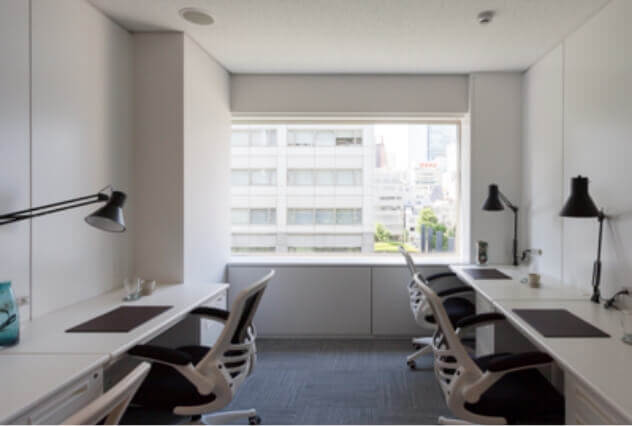 什器が整った24時間ご利用可能な完全個室