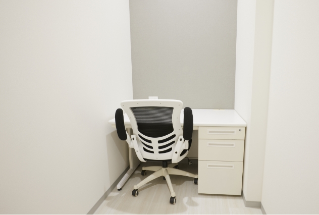 什器が整った24時間ご利用可能な完全個室